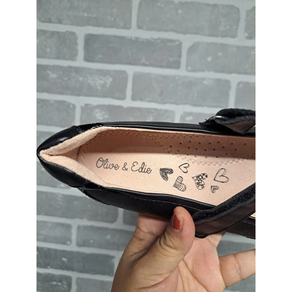Olive & Edie Mary Jane Black Flat Shoes Girl's Adjustable Strap‎ Size 4M